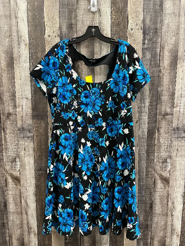 Dress Casual Short By Torrid In Floral Print, Size: 2x