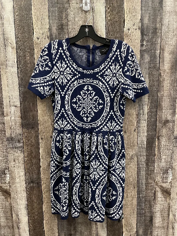 Dress Casual Short By Romeo And Juliet In Blue & White, Size: M