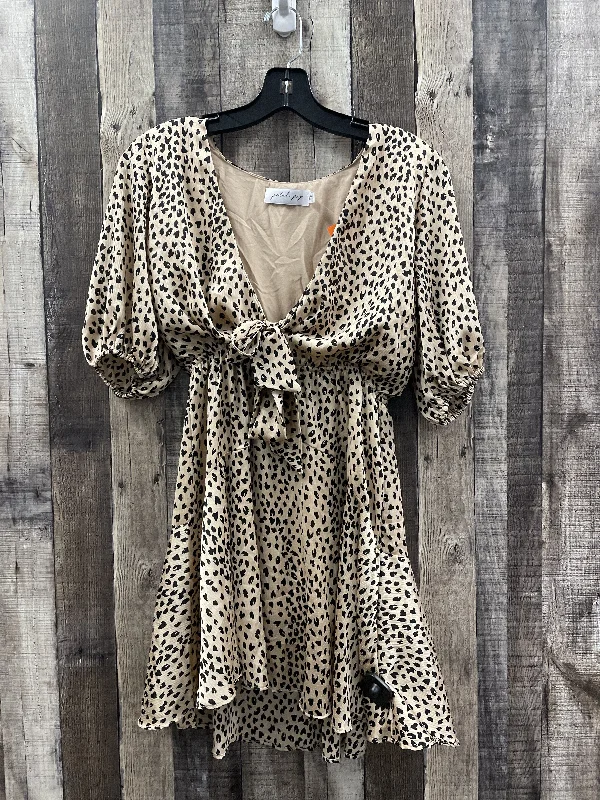 Dress Casual Short By Cme  Size: Xs