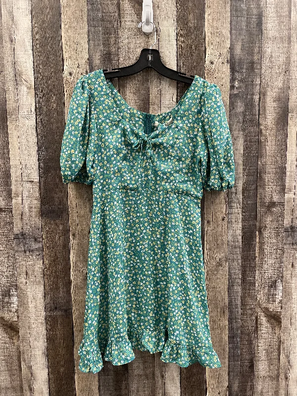 Dress Casual Short By Cme In Floral Print, Size: M